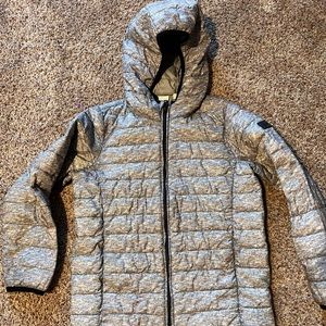 Gap Light Puffer Boys Medium (size 8)